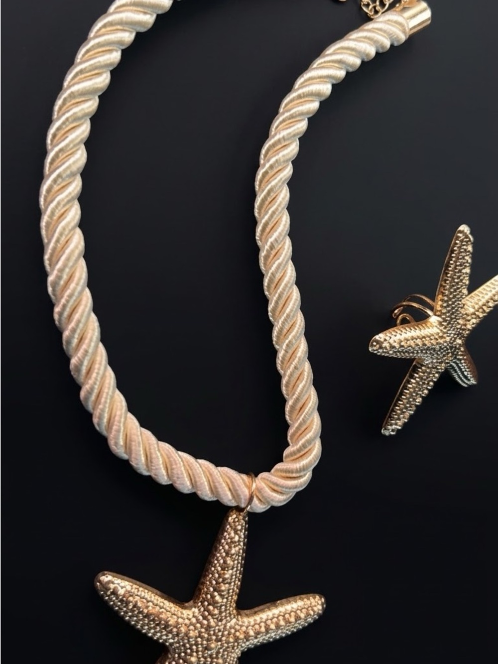 Collar de estrella de Mar dorado